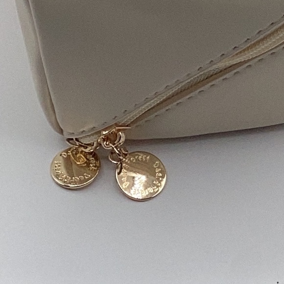 Cream Cosmetic Bag with Smooth Material and Curved Handle - Picture 7 of 10